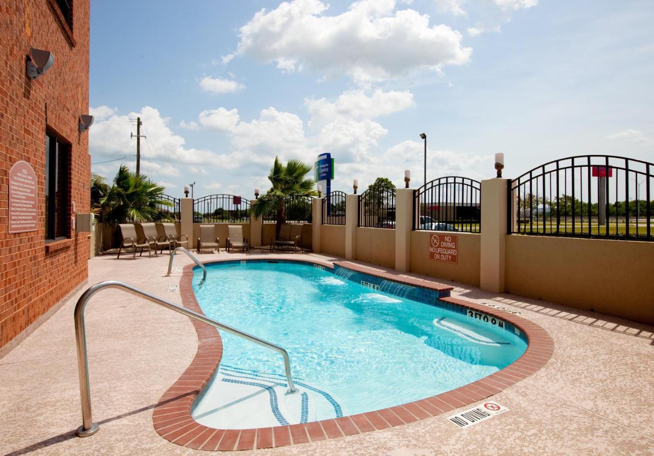 Holiday Inn Express & Suites La Porte, An Ihg Hotel Exterior foto