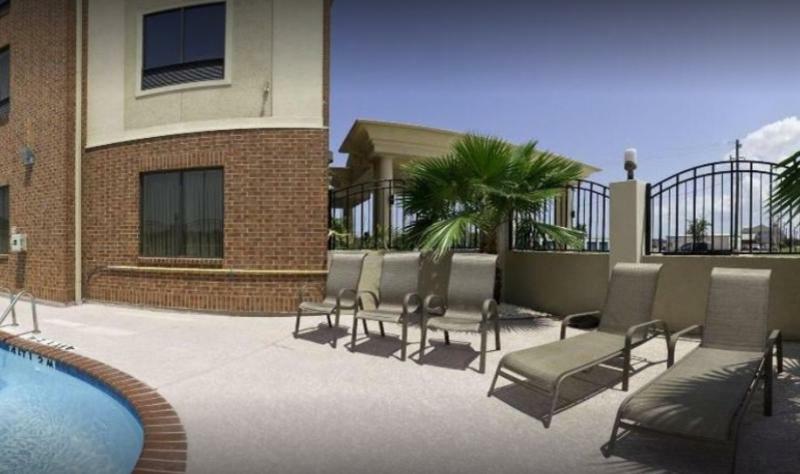 Holiday Inn Express & Suites La Porte, An Ihg Hotel Exterior foto